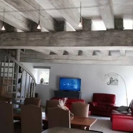 House Reve Du Caryan بيت للعطل Cuzance