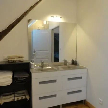 House Reve Du Caryan بيت للعطل *