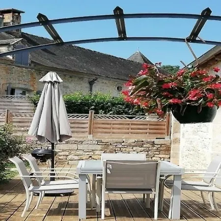 House Reve Du Caryan بيت للعطل